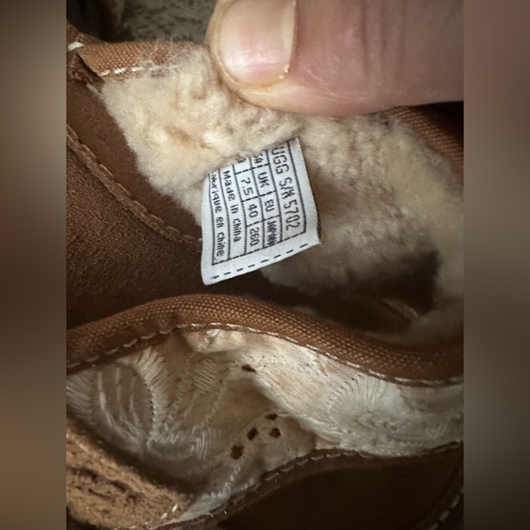 UGG Australia Thong Sandals Tan Leather White Eyelet Lace Embroidery Size 9 - Picture 6 of 11